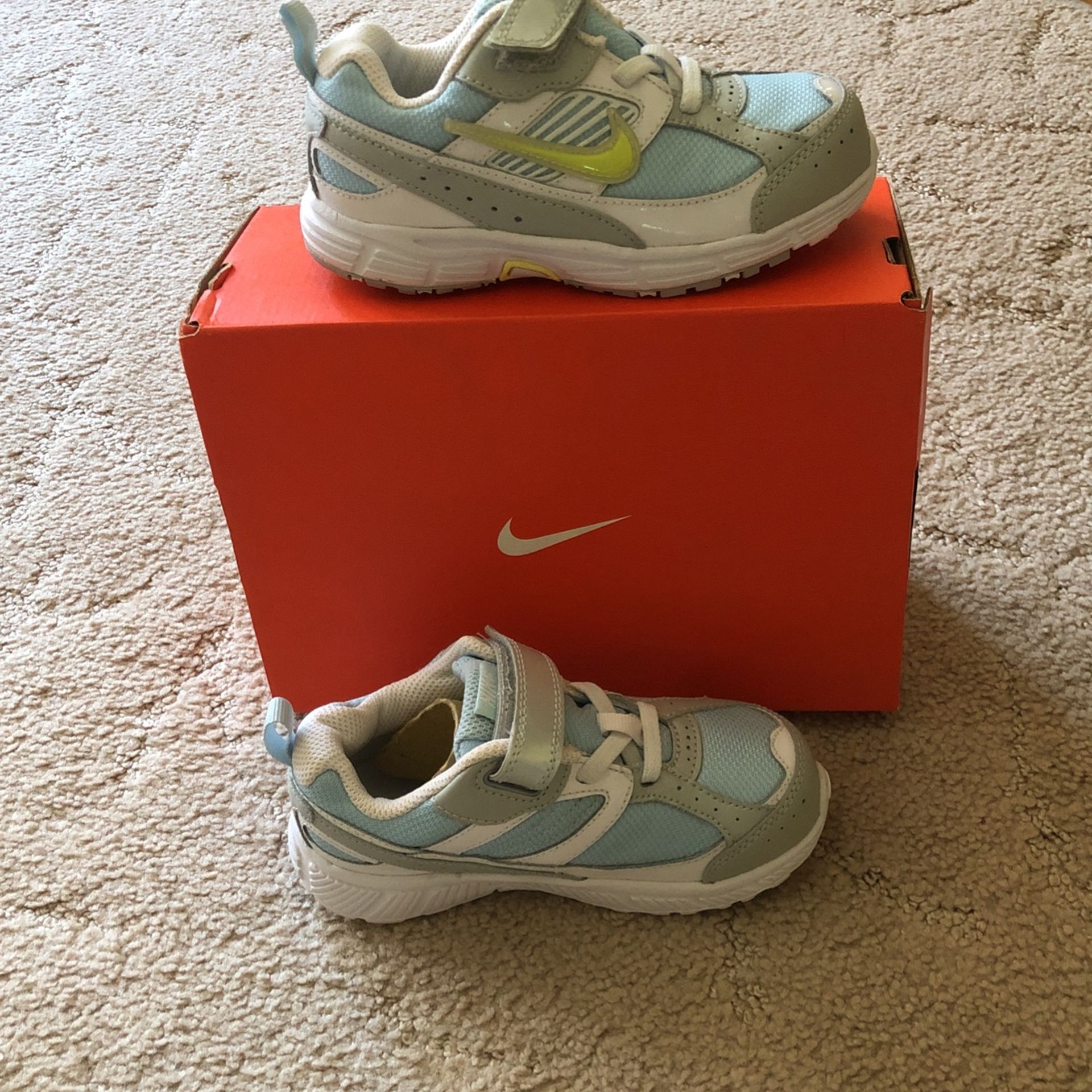 Nike Shoes Size 10C
