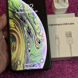 IPhone XS (64gb) Space Grey UNLOCKED