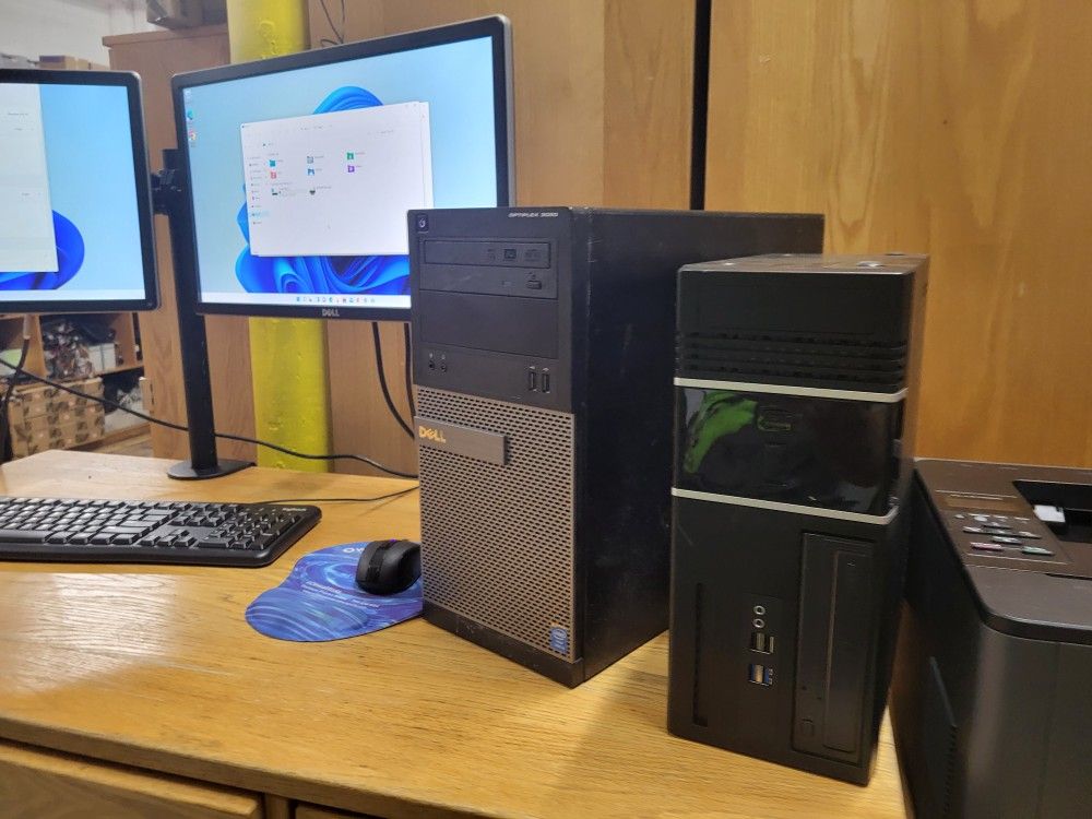 COMPLETE DESKTOP SET OR JUST COMPLETE MONITORS SET