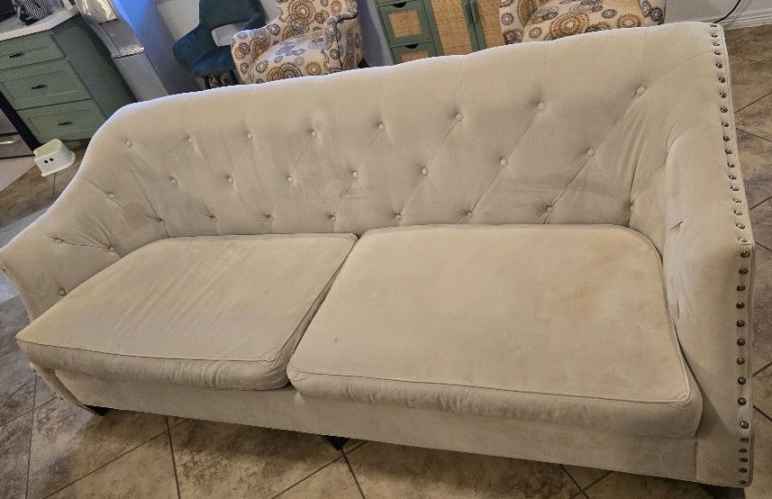 Sofa, Chaise & Accent Chairs