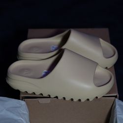 Adidas Yezzy Slide (NEW) $110