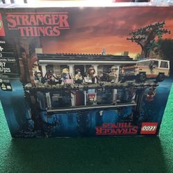 75810 Lego The Upside Down