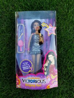 Victorious - Singing Tori doll