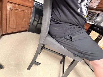 Black n grayish squares dinner table
