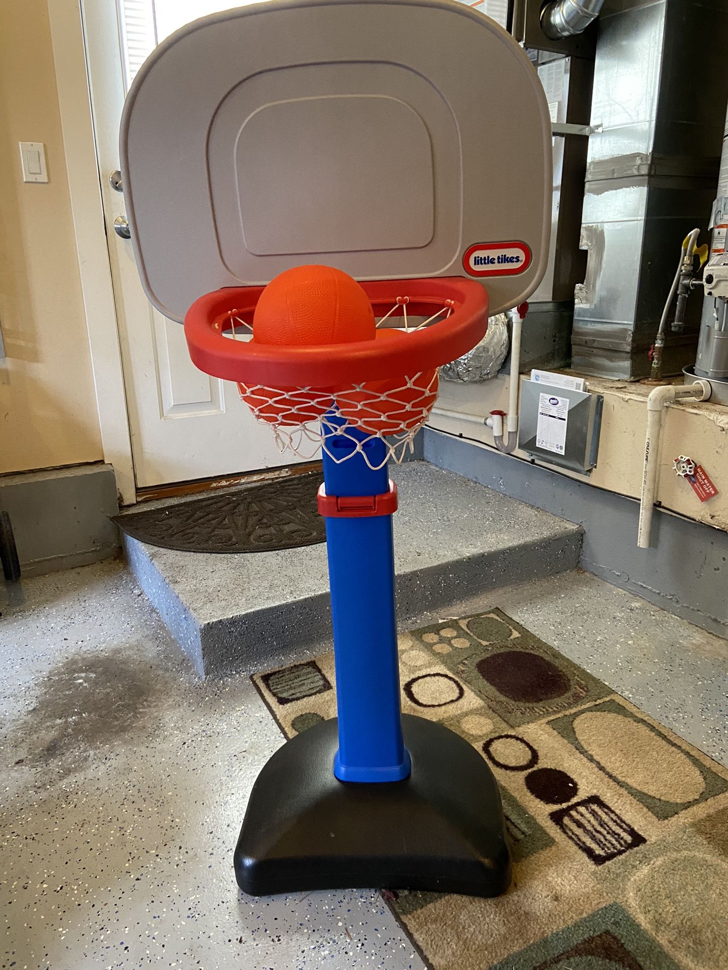 Little Tiles Basketball Hoop