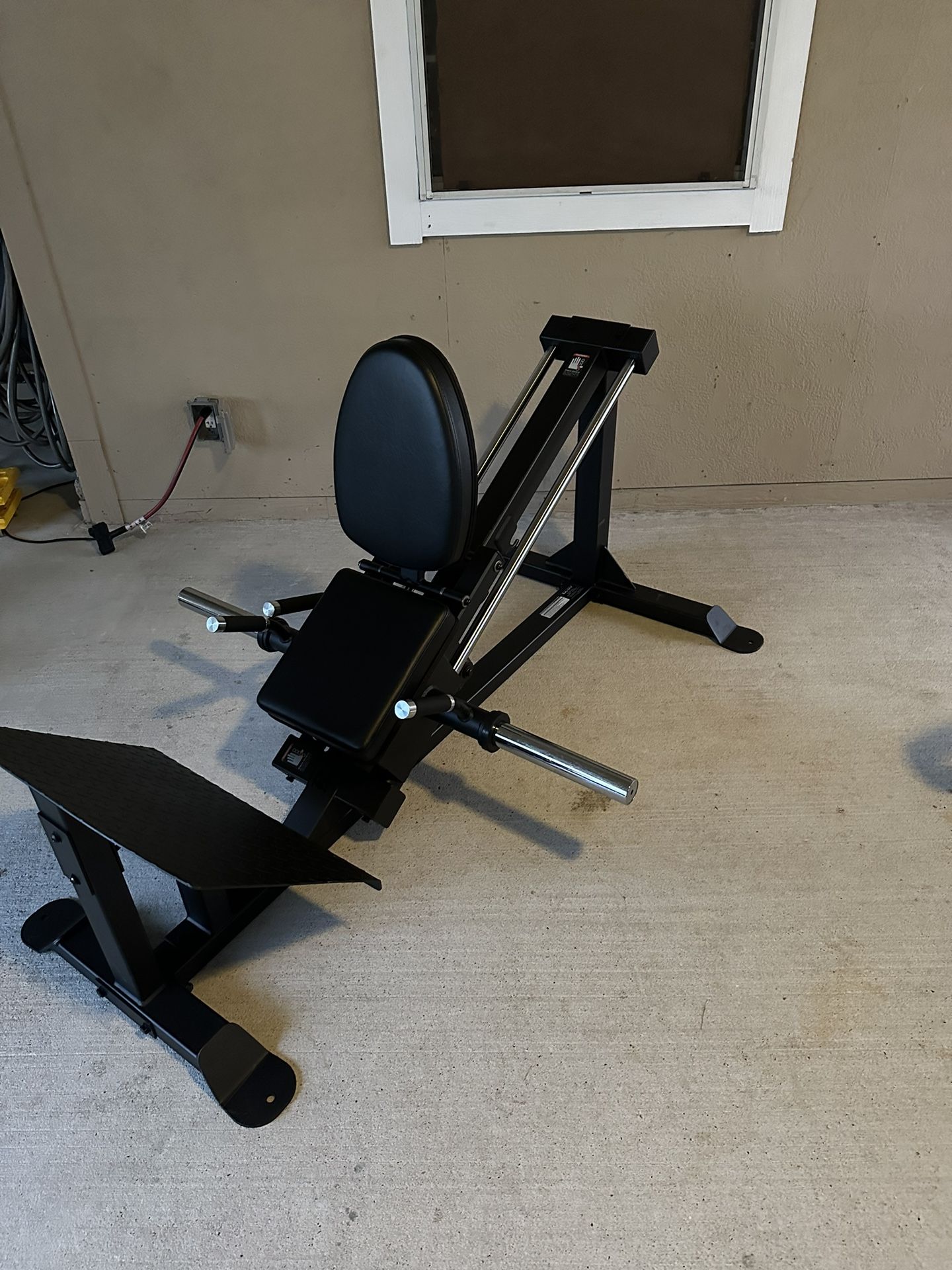 Body-Solid Compact Leg Press GCLP100 $700