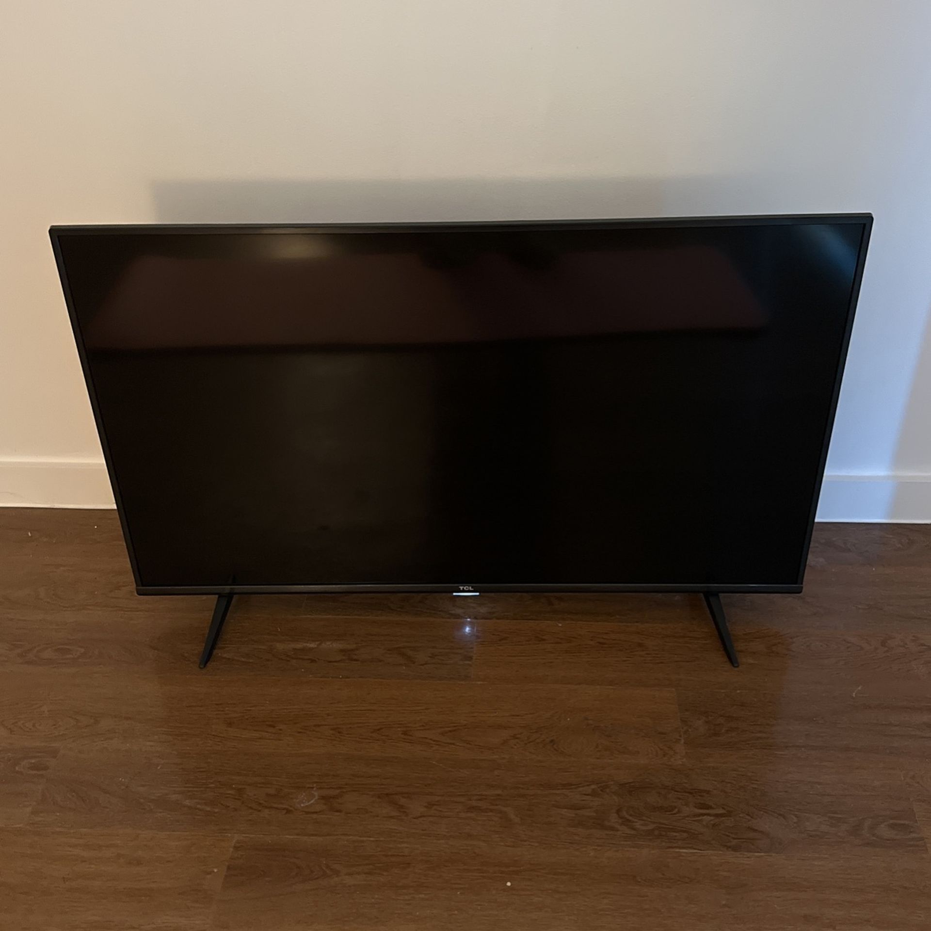 TCL roku tv MOVING OUT SALE