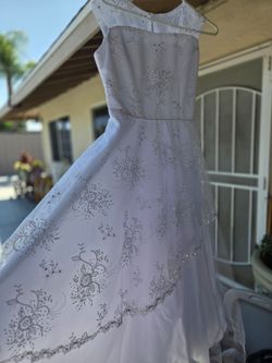 Vestido de primera comunion talla 12 incluye el velo