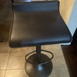 4 Bar Stools