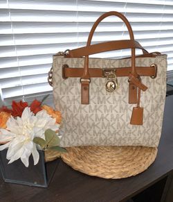 Authentic Michael Kors Bags Make Offer