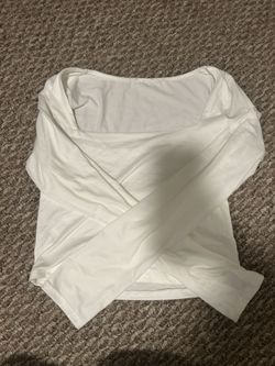 White long sleeved crop top