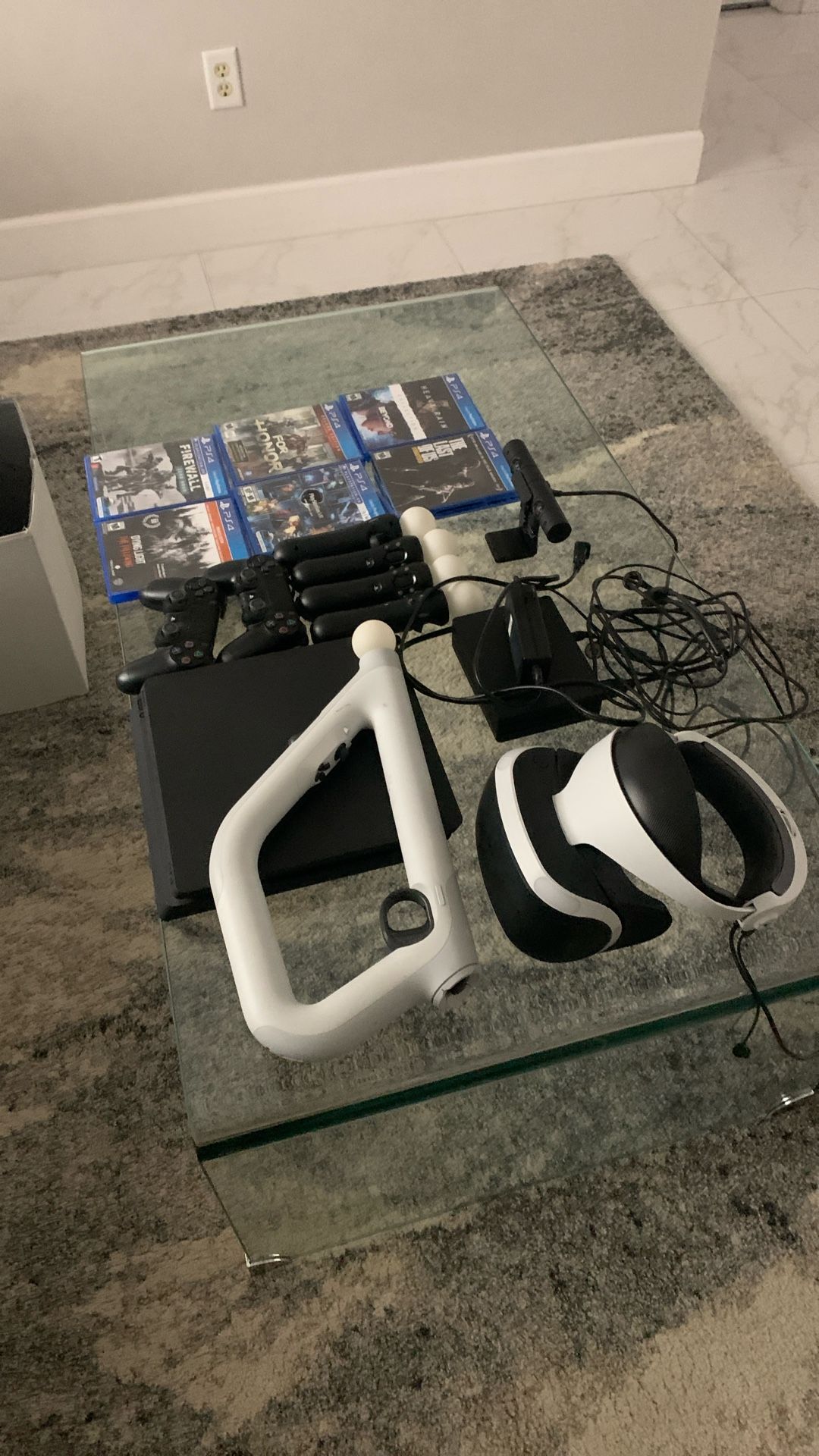 PS4 With Vr Set. Vr Gun . 4 Vr Sticks. Vr Motion Camera And 6 Games.