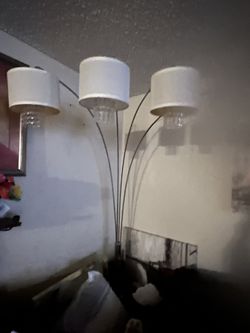 Lámpara  De Piso ! Buenas Condiciones 