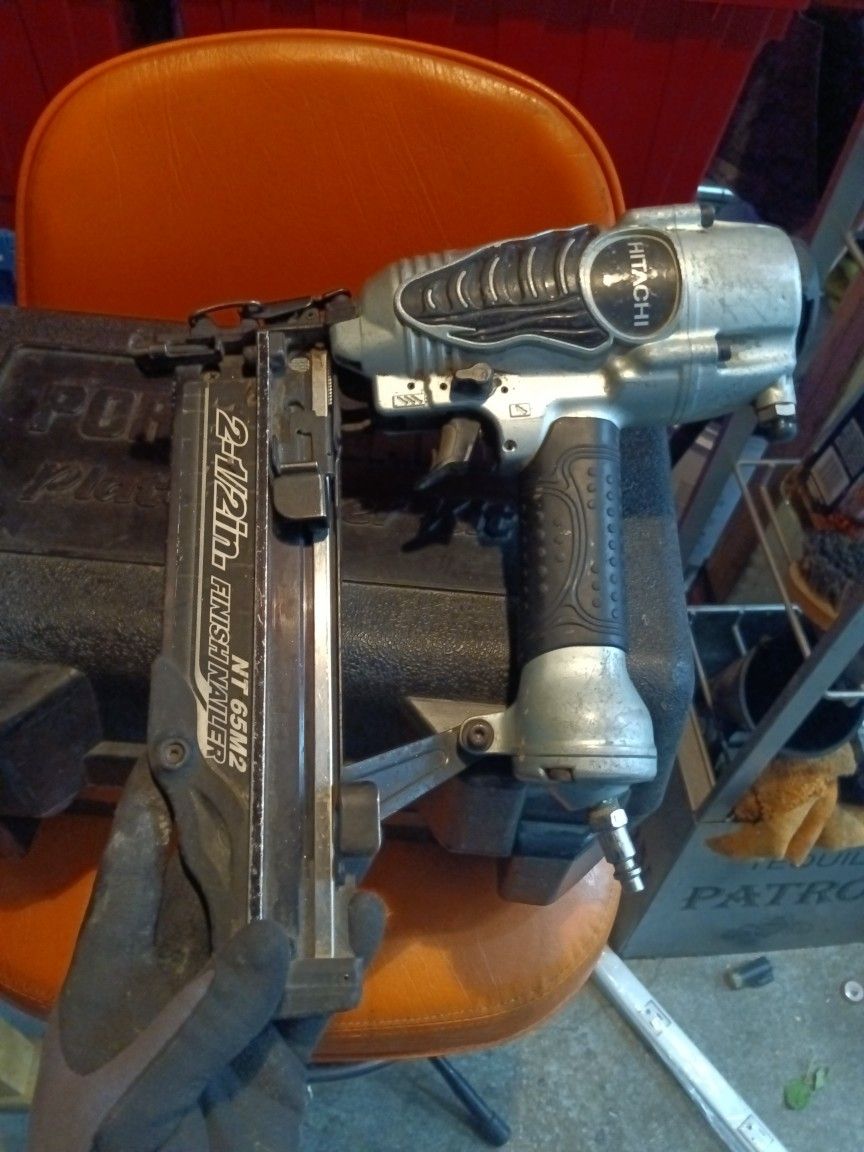 Hitachi Finishing Nailer