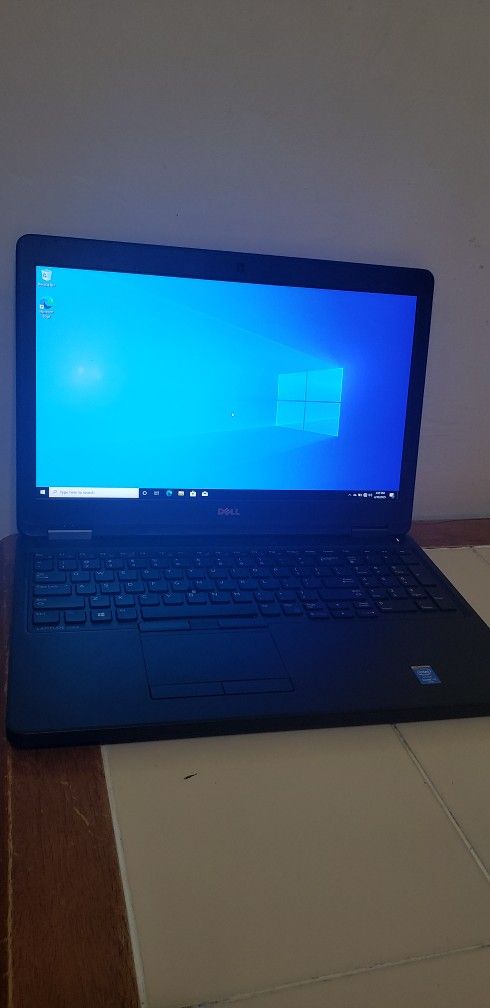 Dell Latitude E5550 Intel I5 2.40 500 HD 8Gig Ram Webcam Backlite Keyboard