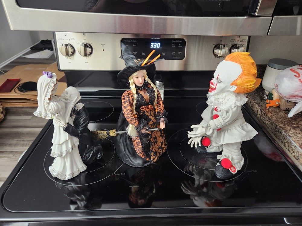Halloween Decorations 3 Figurines