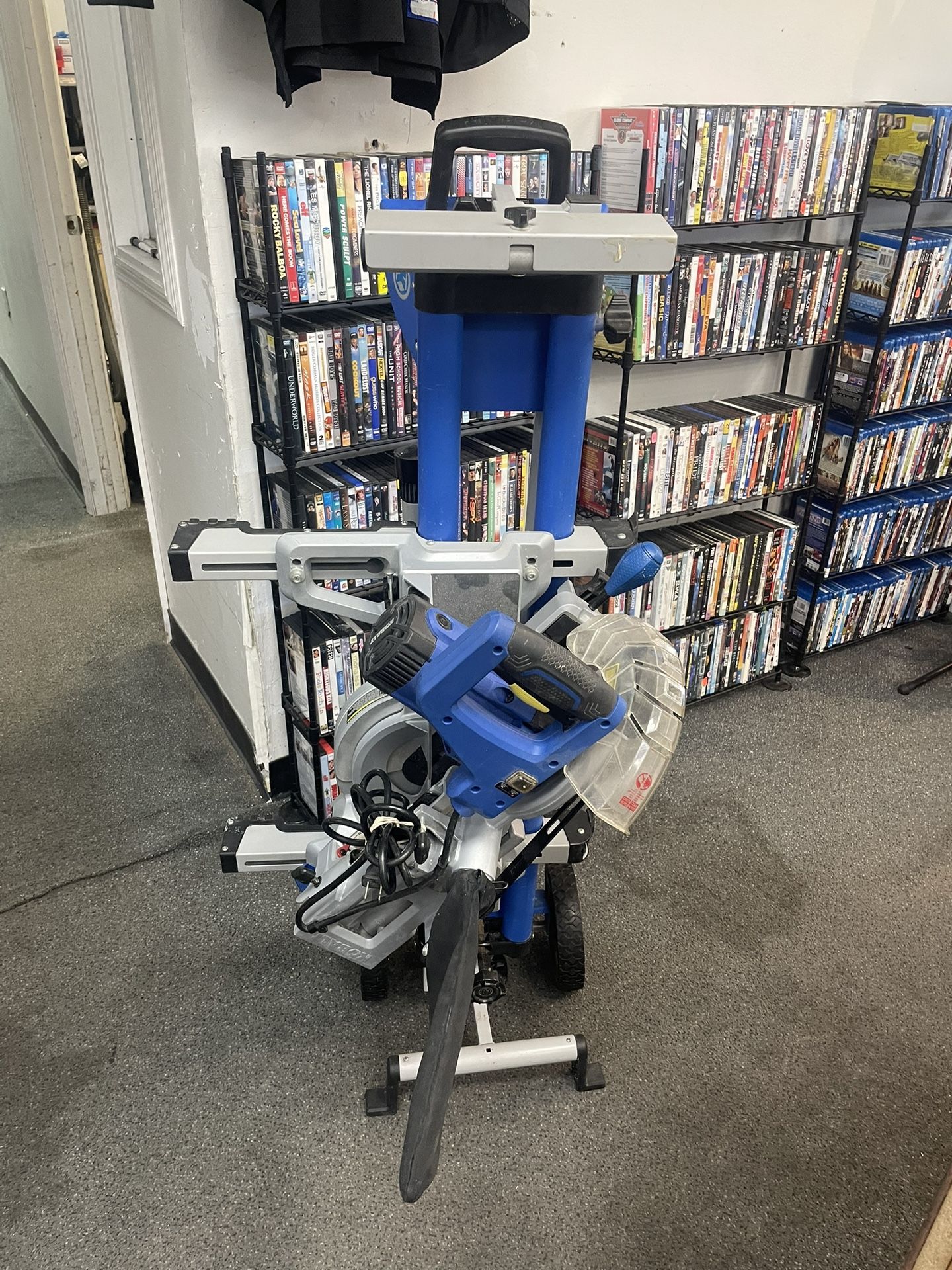 Kobalt Miter Saw 10” W/Stand