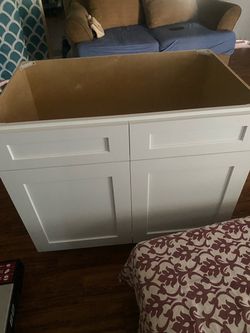 Base kitchen cabinet