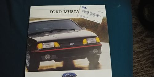 1988 Ford Mustang brochure