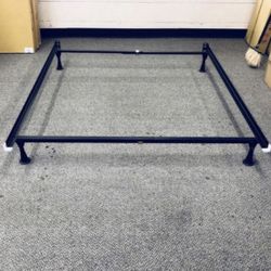 QUEEN SIZE METAL BED FRAME (VERY STURDY)