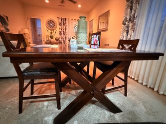 Dining table set