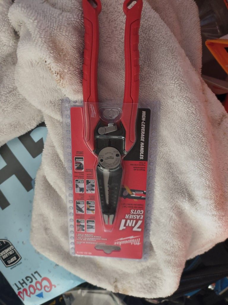 Milwaukee 7 In 1 Pliers