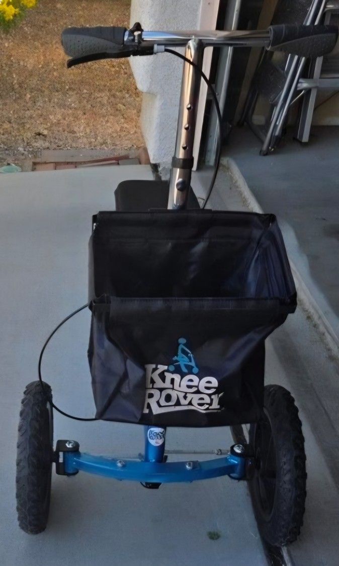 Knee rover scooter