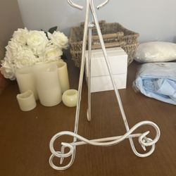 White Metal Decorative Easel