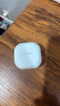 Samsung Galaxy Buds Charging Case