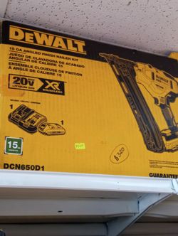 DeWalt New Kit 15ga Finish Nailer, Battery And Charger 