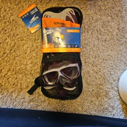 Speedo: Mask, Snorkel, And Fin Set