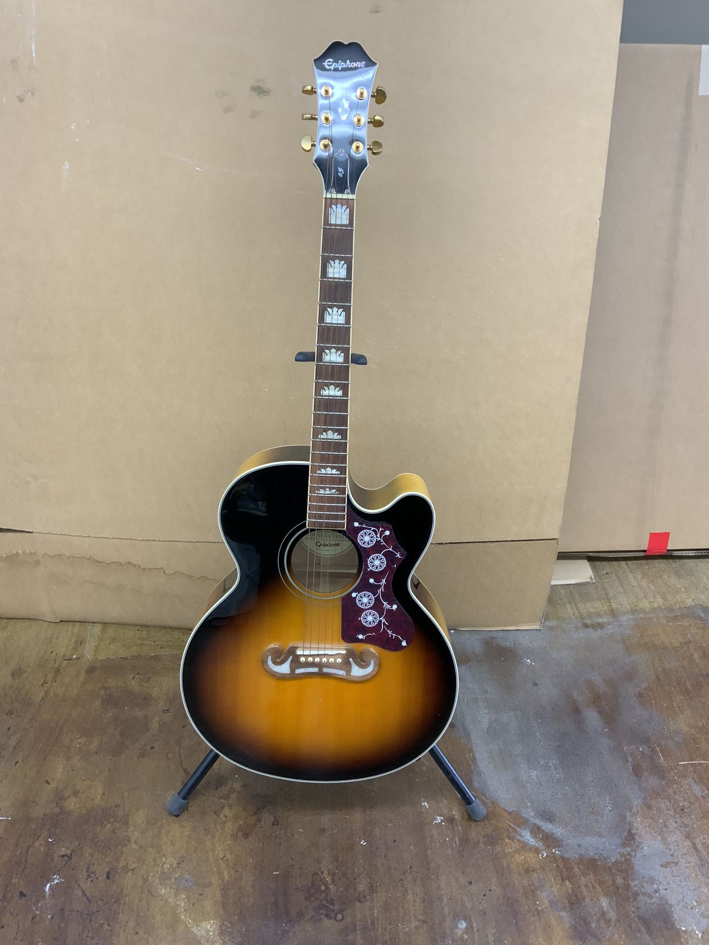 Epiphone EJ-200SCE/VS Electric Acoustic Guitar In Good Condition for ...