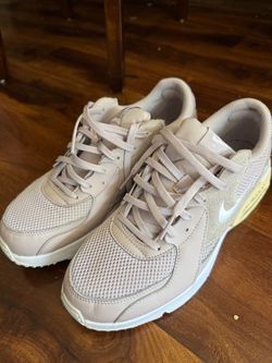 Nike Air Max Excee Women’s Sneakers Light Orewood Brown / Neutral Beige Size 8.5 US