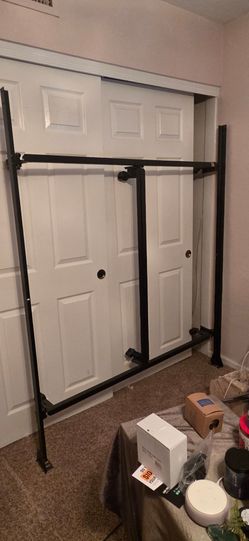 QUEEN METAL MATTRESS FRAME