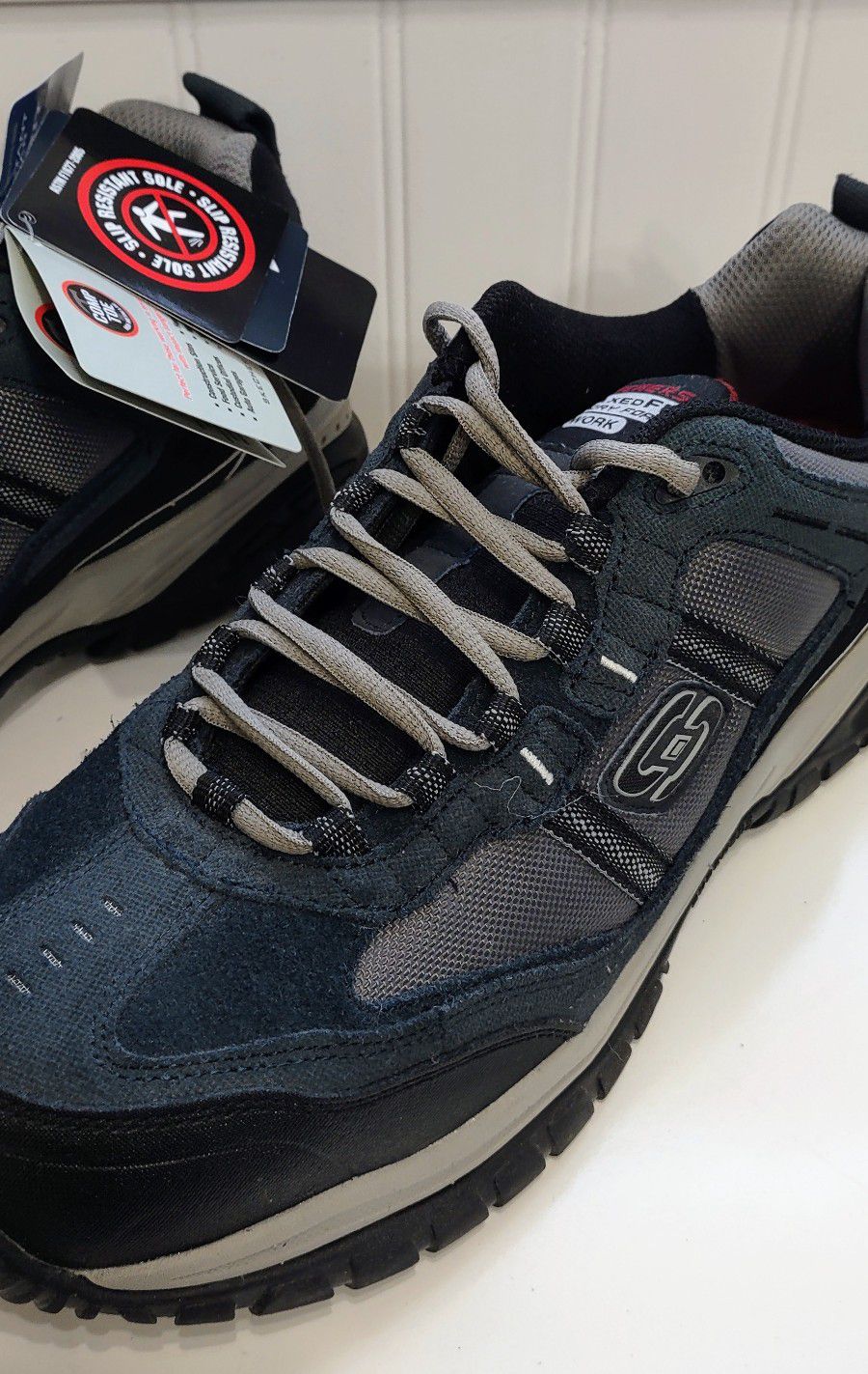 Skechers Relaxed Fit Memory Foam Work Sneaker/Shoe Wide Width 10 NWT for Sale Nashua, NH - OfferUp