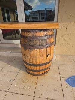 table with its two barrels, made entirely of wood