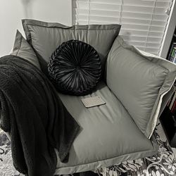Oversized Accent Chair 