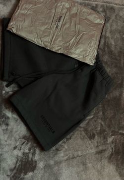 Essential Short ‘black’