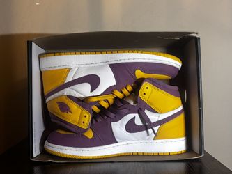Nike Air Jordan 1 High – Purple & Gold Colorway 