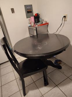 Small round kitchen table