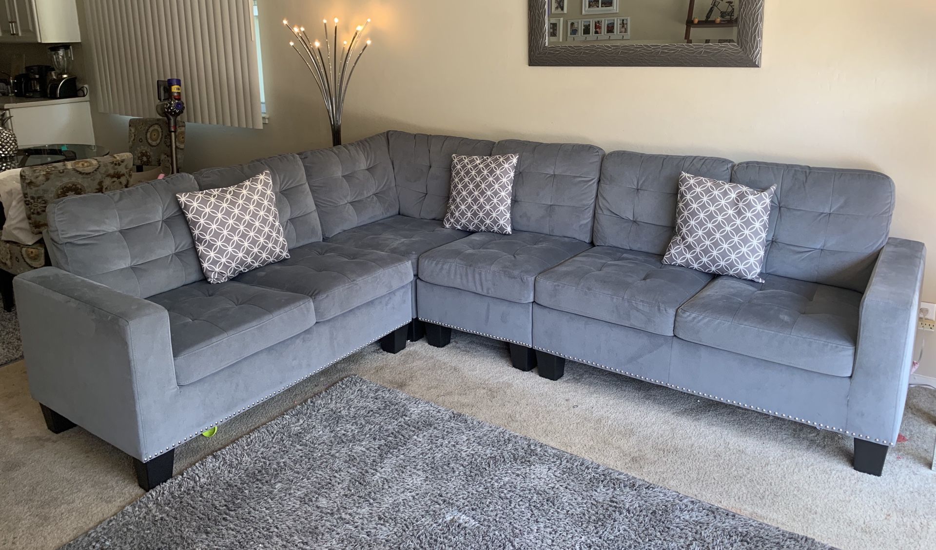 Excellent Couch Sectional 1 month used