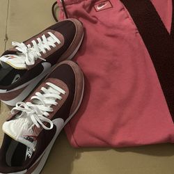 Woman’s sweatpants (L) and Nike Shoes (9)