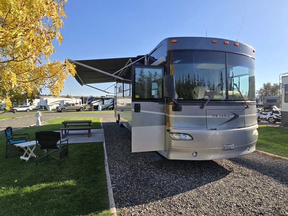 2004 Winnebago Itasca Meridian 39K