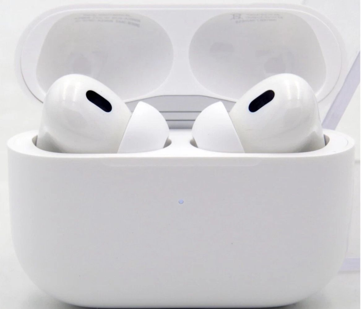 AirPods Pro 2nd Generation MagSafe Wireless Charging Case, White