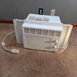 Air Conditioner, GE 5000 BTU Window Unit, Mechanical Controls