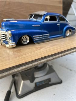 Diecast 1/24 Chevy 48 To Low To Roll 