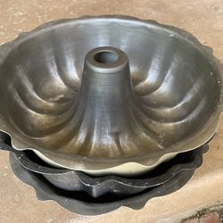 Bundt Cake Molds