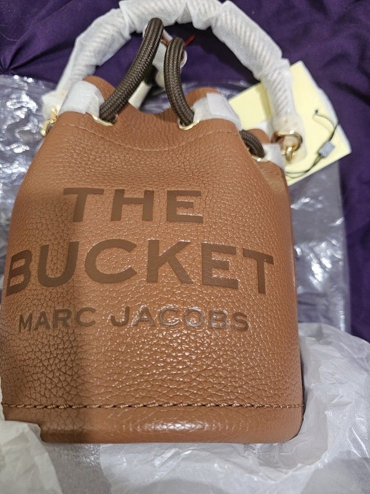Marc Jacobs Leather Bucket Bag