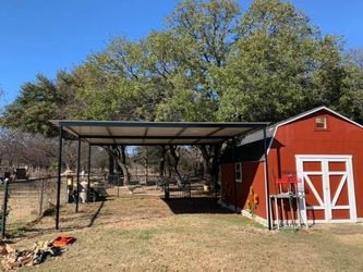 Shade horses live stock tejaban porch