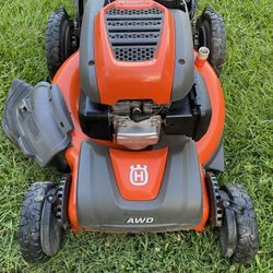 Husqvarna  HU800AWDH  All-Wheel-Drive Self-Propelled Lawn Mower